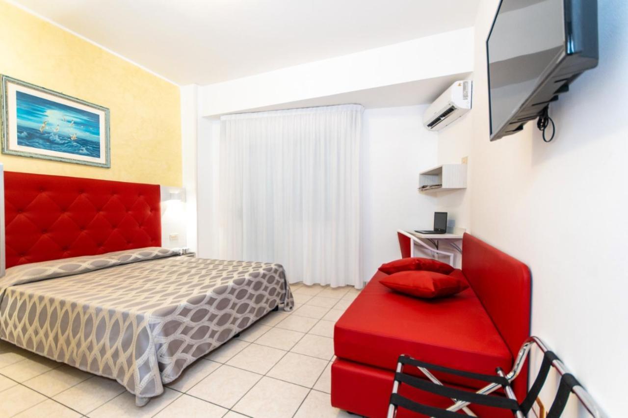 Hotel Haus Charlotte San Benedetto del Tronto Exterior foto