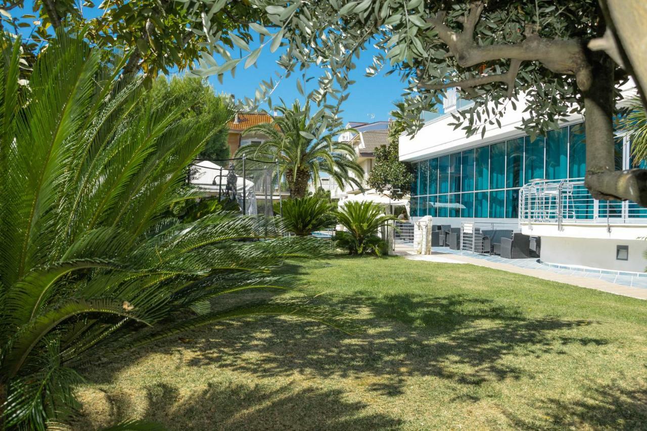 Hotel Haus Charlotte San Benedetto del Tronto Exterior foto